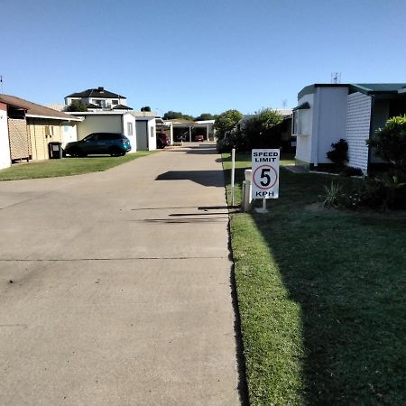 Leander Reef Holiday Park Port Denison Exterior photo