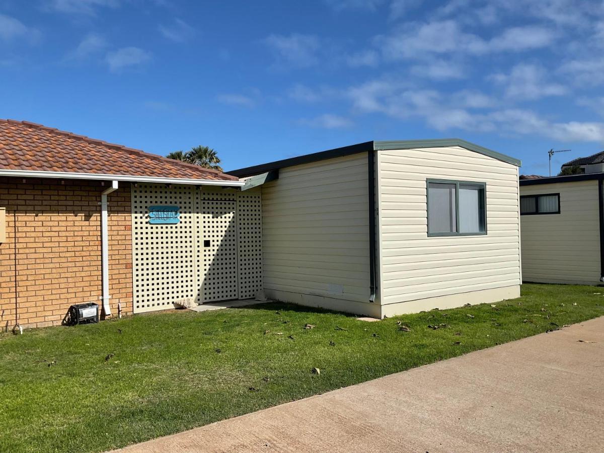 Leander Reef Holiday Park Port Denison Exterior photo