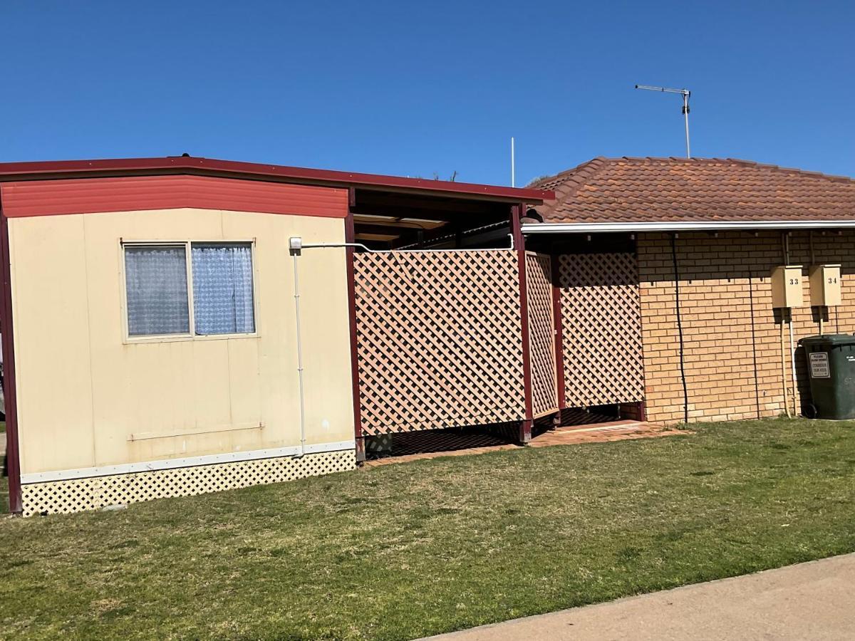 Leander Reef Holiday Park Port Denison Exterior photo